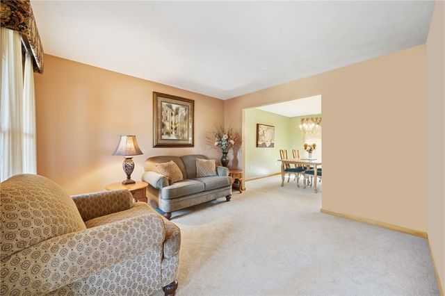 3959 Sunflower Ct, Murrysville, PA 15668