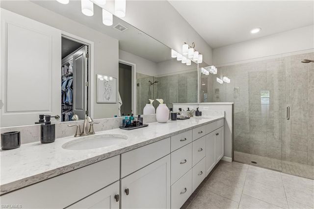 4704 Arboretum CIR 102, Naples, FL 34112