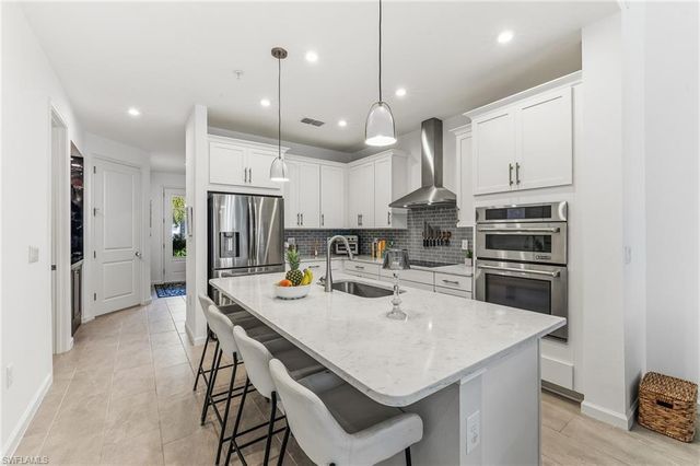 4704 Arboretum CIR 102, Naples, FL 34112