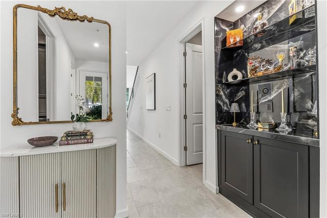 4704 Arboretum CIR 102, Naples, FL 34112