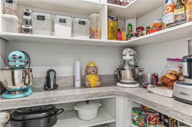 4704 Arboretum CIR 102, Naples, FL 34112