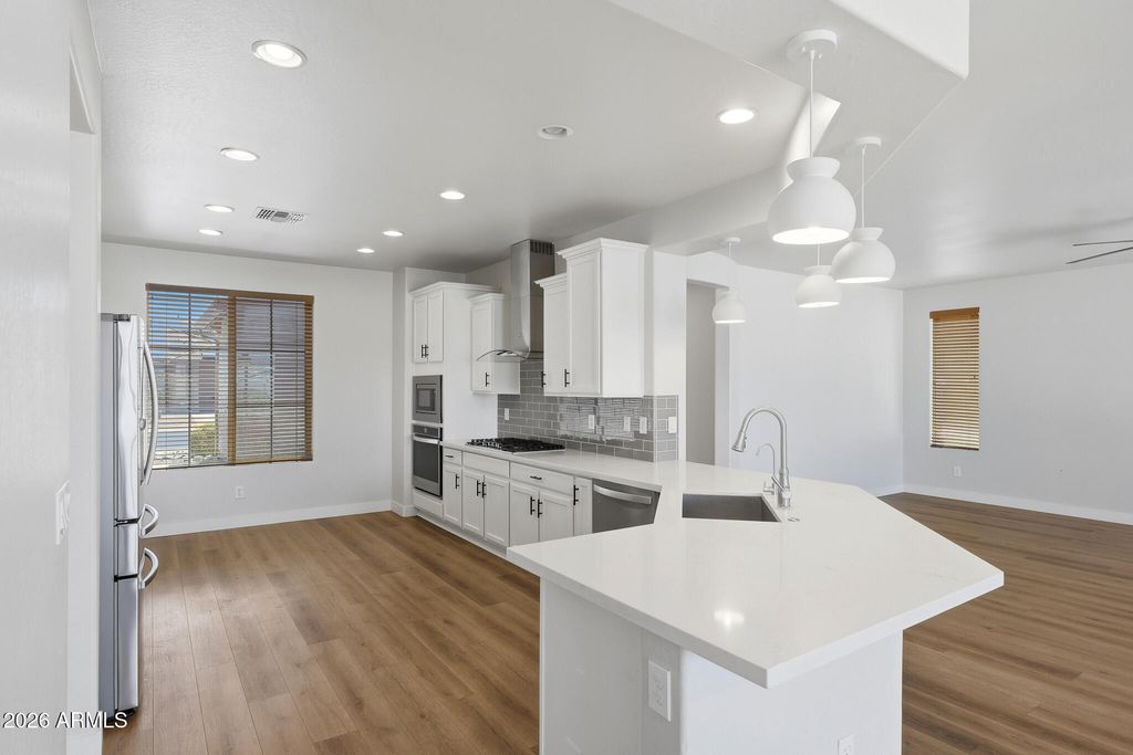 25548 N 104th Drive, Peoria, AZ 85383 — photo 3
