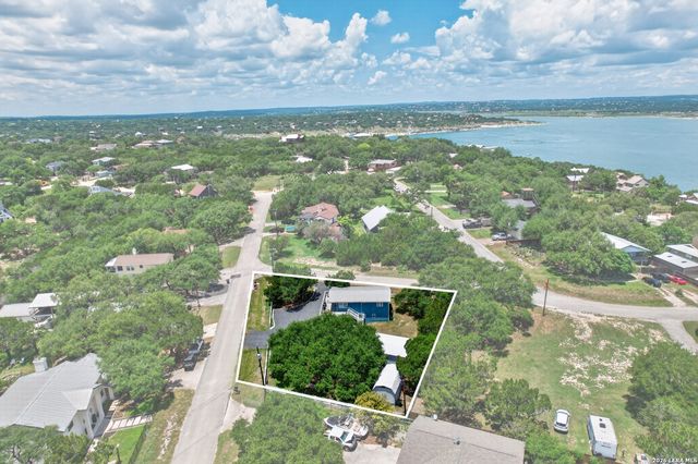 1215 STAGECOACH DR, Canyon Lake, TX 78133