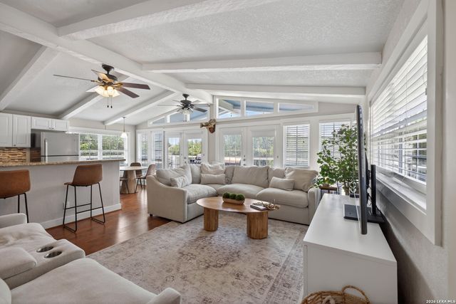 1215 STAGECOACH DR, Canyon Lake, TX 78133