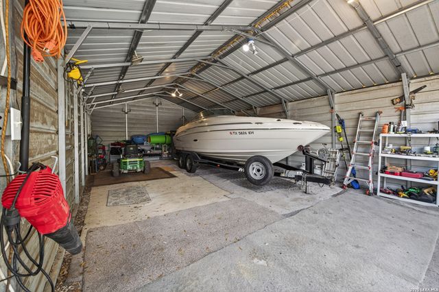 1215 STAGECOACH DR, Canyon Lake, TX 78133