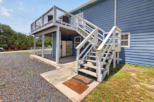 1215 STAGECOACH DR, Canyon Lake, TX 78133