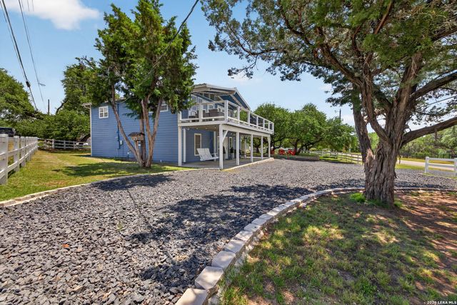 1215 STAGECOACH DR, Canyon Lake, TX 78133
