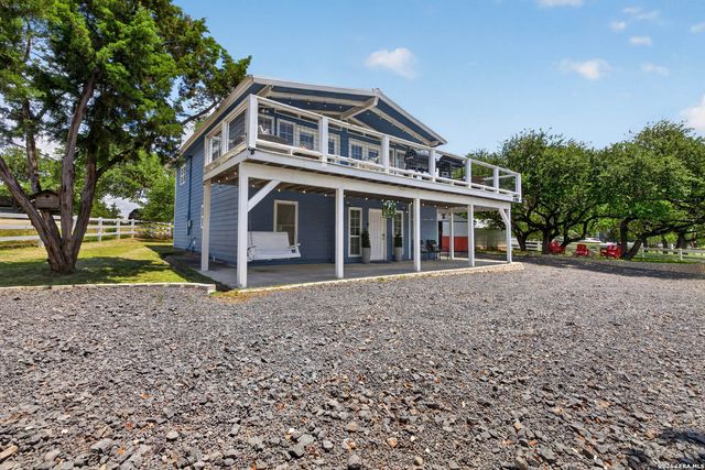 1215 STAGECOACH DR, Canyon Lake, TX 78133