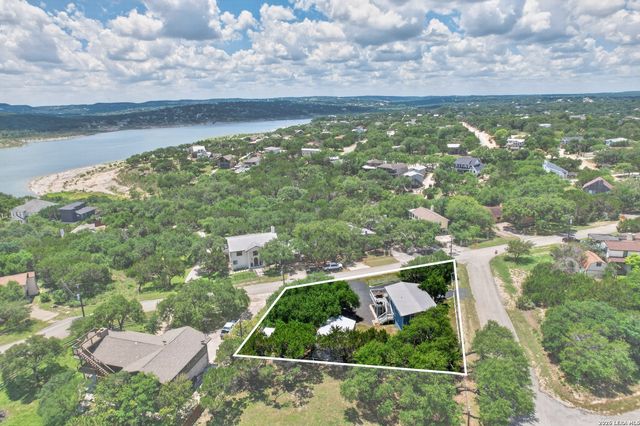 1215 STAGECOACH DR, Canyon Lake, TX 78133