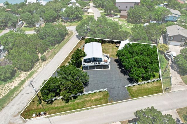 1215 STAGECOACH DR, Canyon Lake, TX 78133
