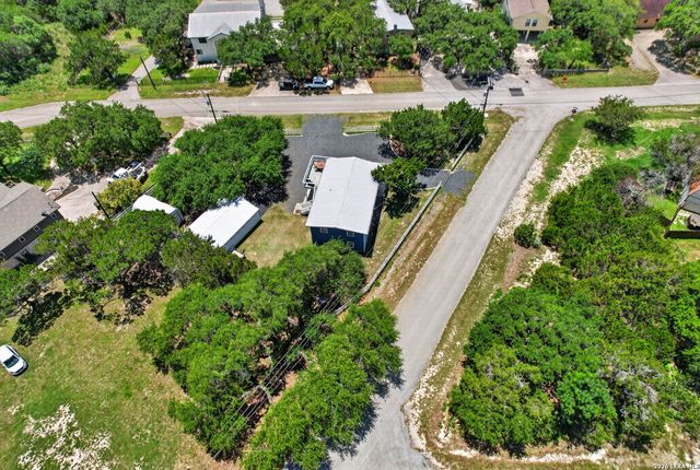 1215 STAGECOACH DR, Canyon Lake, TX 78133