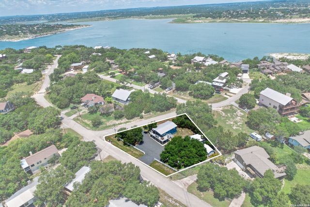1215 STAGECOACH DR, Canyon Lake, TX 78133