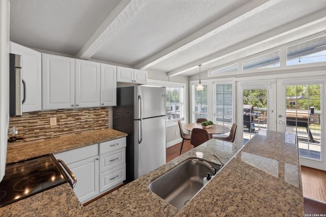 1215 STAGECOACH DR, Canyon Lake, TX 78133