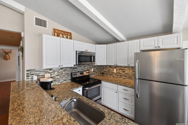 1215 STAGECOACH DR, Canyon Lake, TX 78133