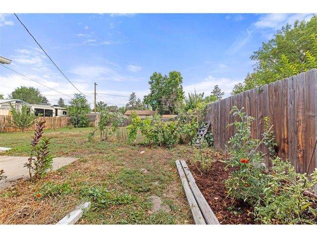 604 W 9th St, Loveland, CO 80537