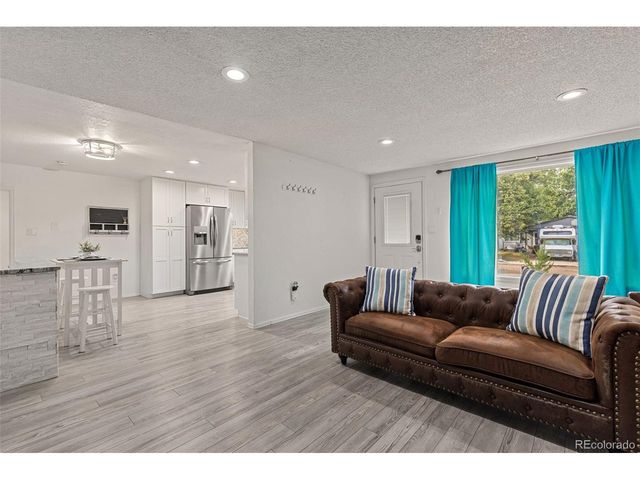 604 W 9th St, Loveland, CO 80537