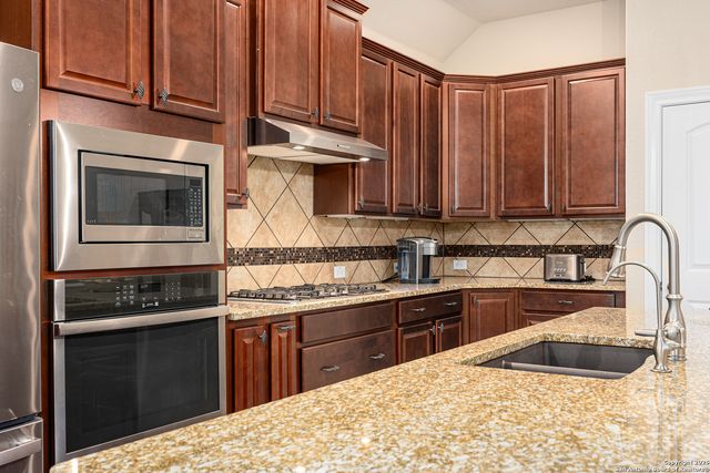 28919 Oldlyme, San Antonio, TX 78260