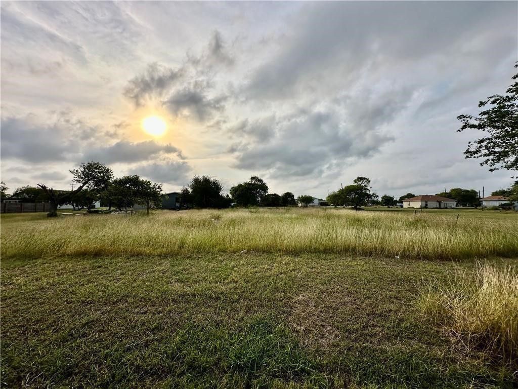 509 1st St, Bayside, TX 78340 — photo 3