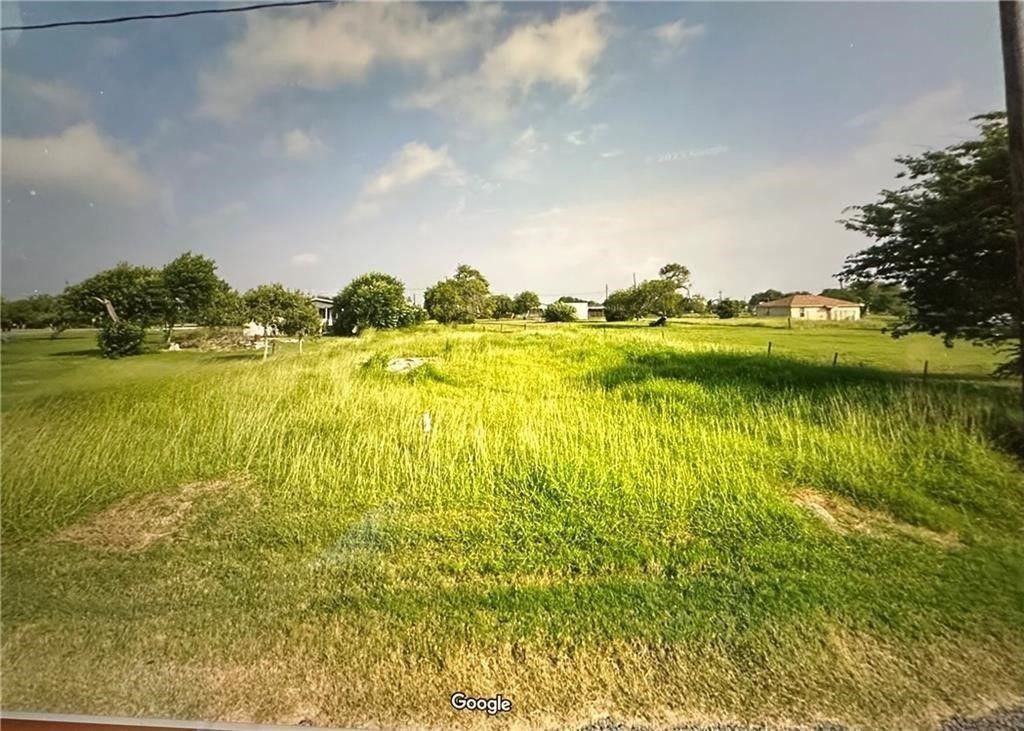 509 1st St, Bayside, TX 78340 — photo 5