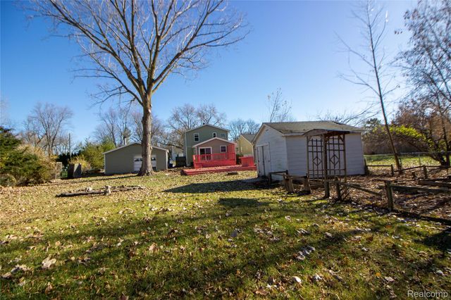 2069 Dexter Road, Auburn Hills, MI 48326