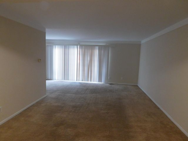 490 N Fox Hills Drive 1, Bloomfield Hills, MI 48304