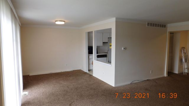 490 N Fox Hills Drive 1, Bloomfield Hills, MI 48304