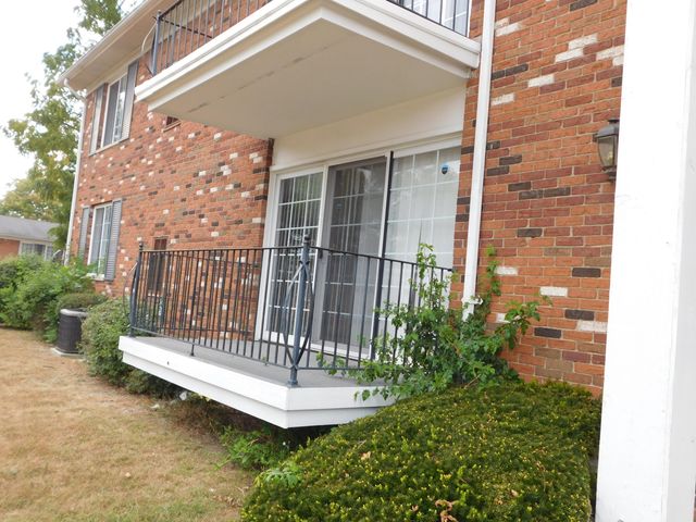 490 N Fox Hills Drive 1, Bloomfield Hills, MI 48304