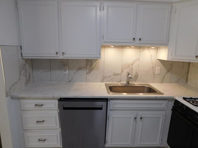 490 N Fox Hills Drive 1, Bloomfield Hills, MI 48304