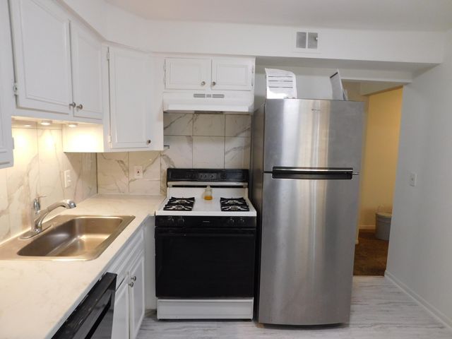 490 N Fox Hills Drive 1, Bloomfield Hills, MI 48304