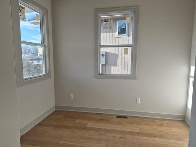 4915 146th Street, Basehor, KS 66007