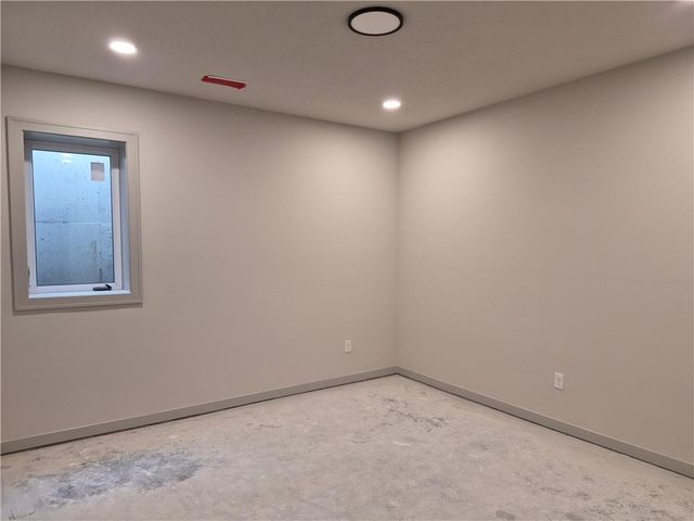 4915 146th Street, Basehor, KS 66007