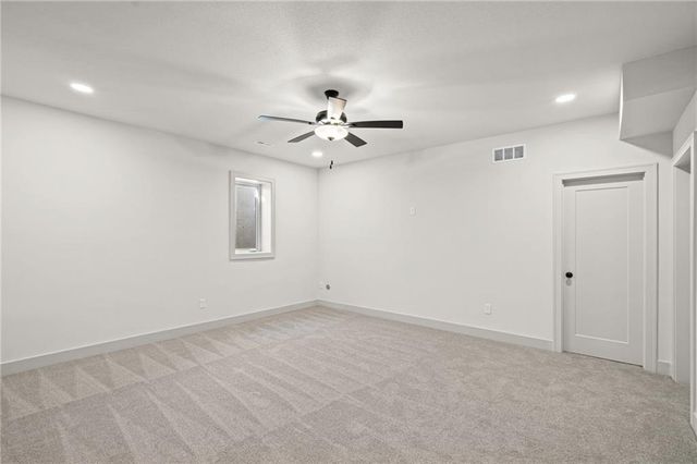 4915 146th Street, Basehor, KS 66007