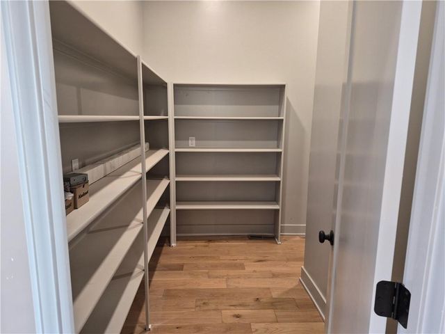 4915 146th Street, Basehor, KS 66007