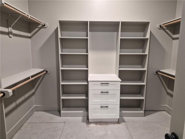 4915 146th Street, Basehor, KS 66007