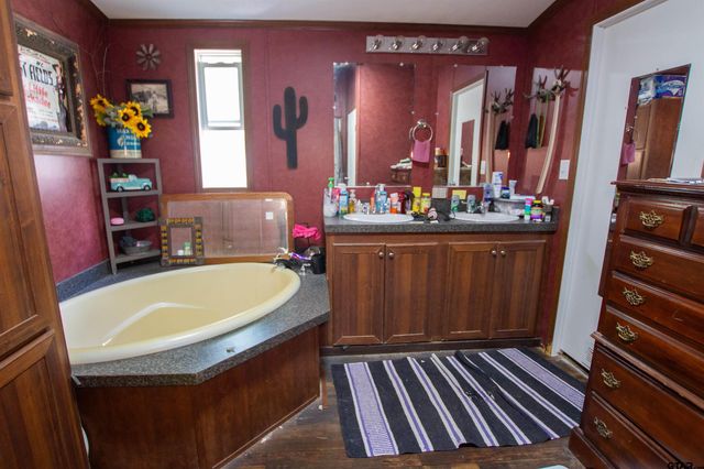 350 CR 3911, Jacksonville, TX 75766