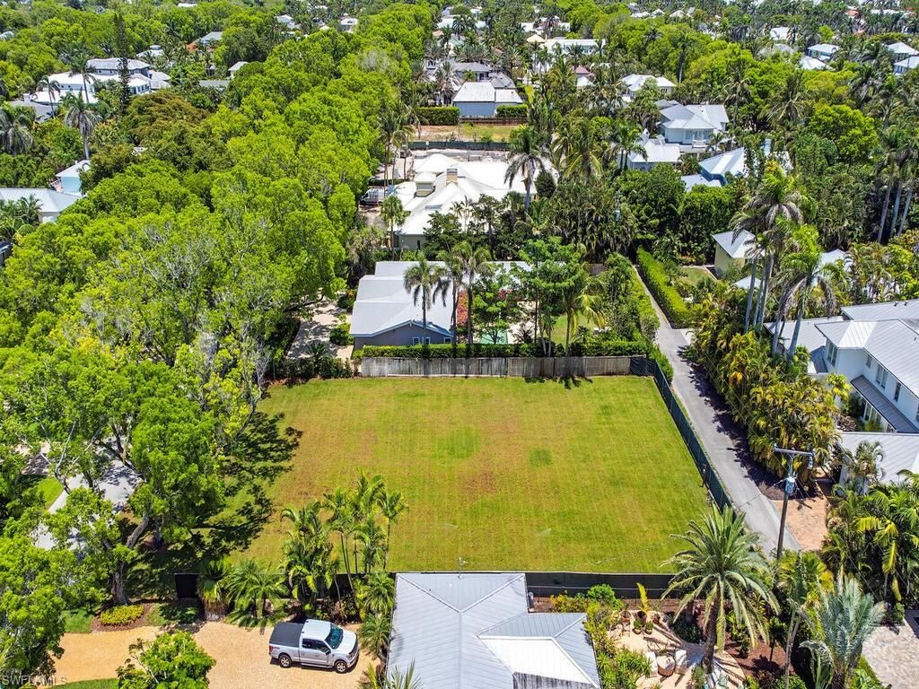 140 2nd AVE N, NAPLES, FL 34102 — photo 2