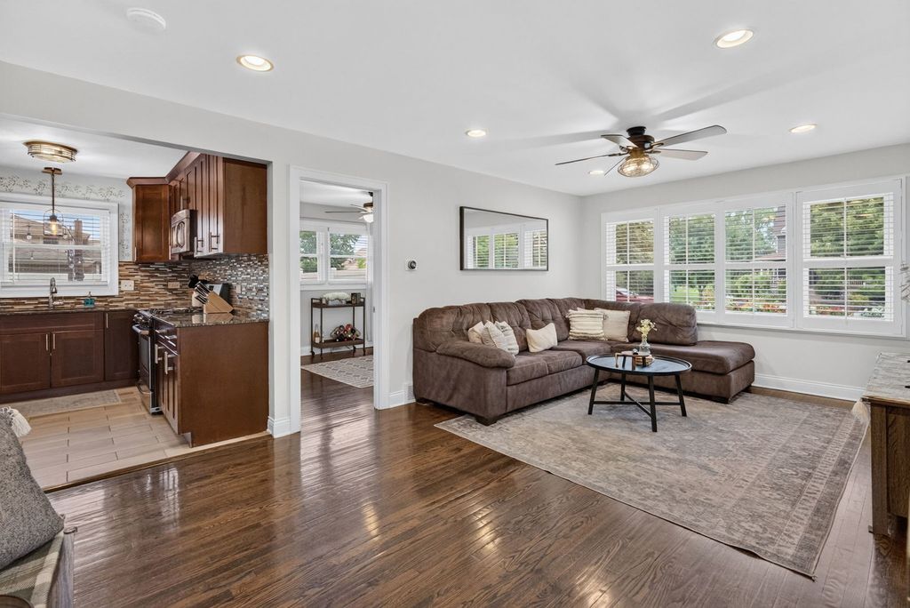 1043 Walter Street, Lemont, IL 60439 — photo 3