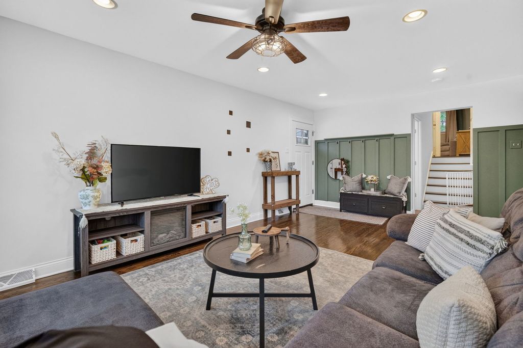1043 Walter Street, Lemont, IL 60439 — photo 5