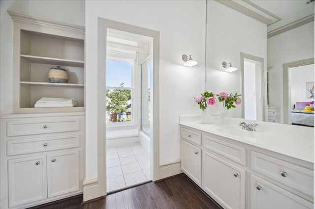 1325 Ashland Street, Houston, TX 77008