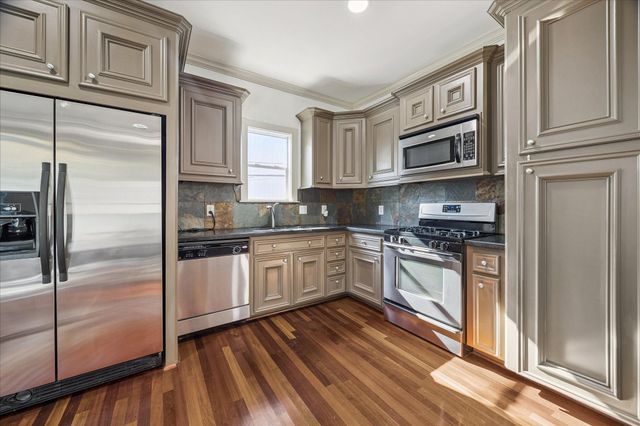 1325 Ashland Street, Houston, TX 77008