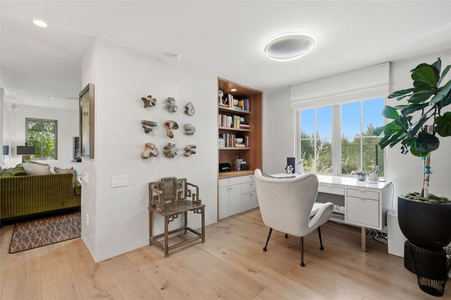 1122 Tano Del Este, Santa Fe, NM 87506