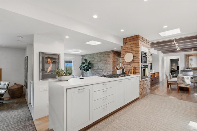 1122 Tano Del Este, Santa Fe, NM 87506
