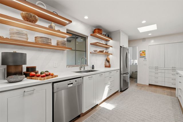1122 Tano Del Este, Santa Fe, NM 87506