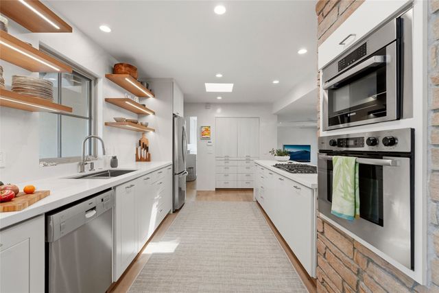 1122 Tano Del Este, Santa Fe, NM 87506