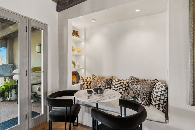 1122 Tano Del Este, Santa Fe, NM 87506