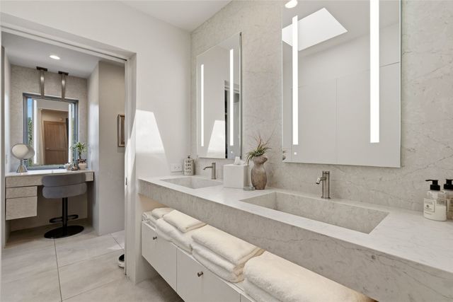 1122 Tano Del Este, Santa Fe, NM 87506