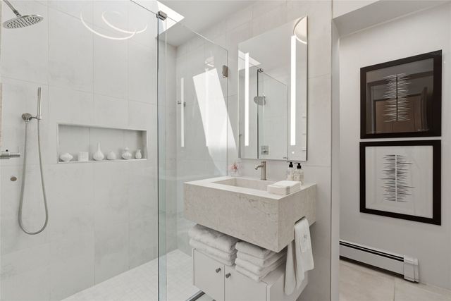 1122 Tano Del Este, Santa Fe, NM 87506