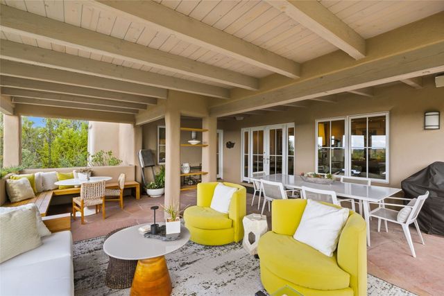 1122 Tano Del Este, Santa Fe, NM 87506
