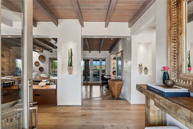 1122 Tano Del Este, Santa Fe, NM 87506