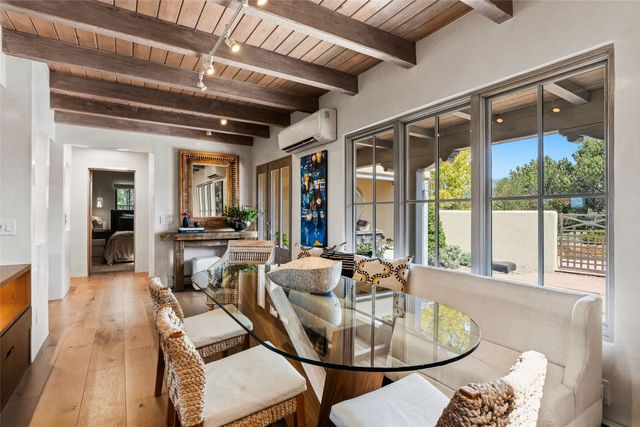 1122 Tano Del Este, Santa Fe, NM 87506